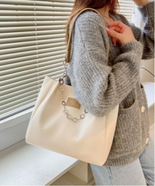 TABI PAL(タビパル)の「ニューレザー ショルダーバッグ ハンドバッグ(ショルダーバッグ・レディース・A/B/E/D/C・FREE)」の10枚目の写真