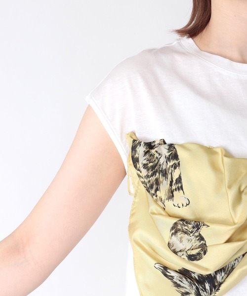 Three Four Time 猫柄リボンフレンチスリーブTシャツ Three Four Time（ｽﾘｰﾌｫｰﾀｲﾑ）の「CATスカーフリボンフレンチ