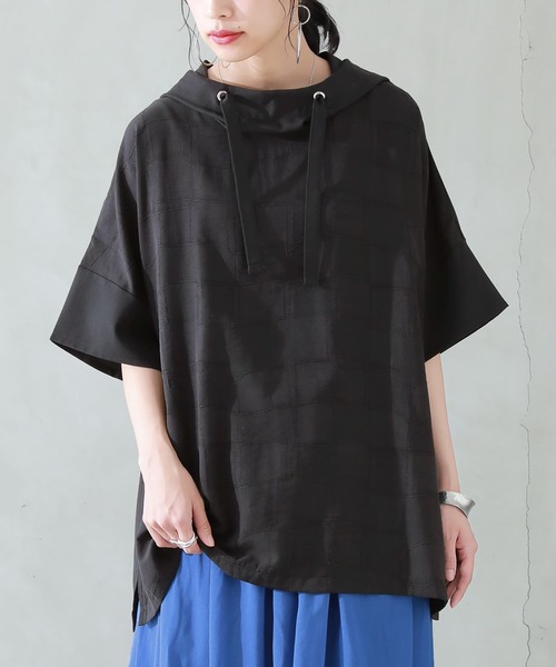 osharewalker（オシャレウォーカー）の「【廃盤】『異素材スタンドフード半端袖パーカー』（パーカー・レディース・ブラック/ベージュ・FREE）」の2枚目の写真