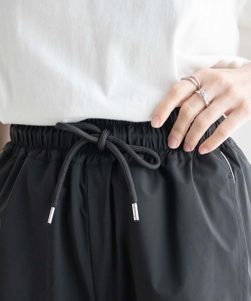 WEGO(ウィゴー)の「WEGO/パイピングランニングショーツ(その他パンツ・レディース・ホワイト/ブラック・FREE)」の5枚目の写真