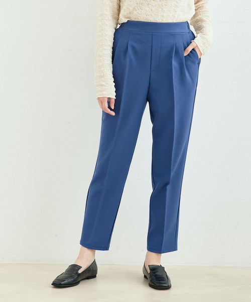 Jayro(ジャイロ)の「センタープレステーパードパンツ(スラックス・レディース・ブルー/グリーン/ピンク/ホワイト系その他/ダークブラウン/ブラック・L/M)」の6枚目の写真