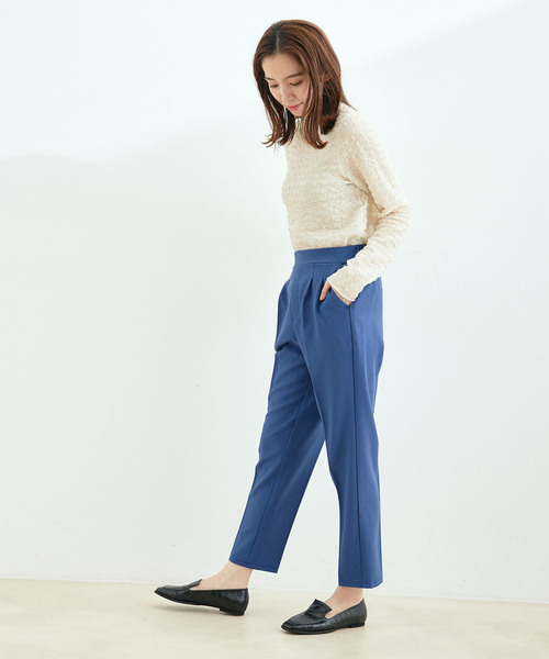 Jayro(ジャイロ)の「センタープレステーパードパンツ(スラックス・レディース・ブルー/グリーン/ピンク/ホワイト系その他/ダークブラウン/ブラック・L/M)」の18枚目の写真