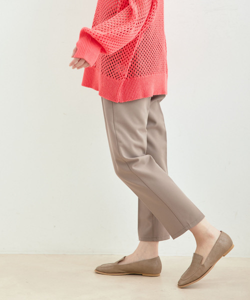 Jayro(ジャイロ)の「センタープレステーパードパンツ(スラックス・レディース・ブルー/グリーン/ピンク/ホワイト系その他/ダークブラウン/ブラック・L/M)」の19枚目の写真