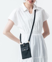 スナップボタン」に該当するレディースのショルダーバッグ