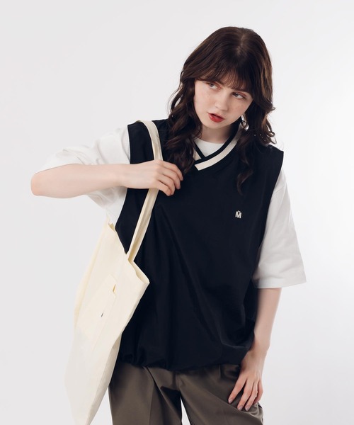 MUHET(ミュエータ)の「ドロストナイロンベスト(ベスト・レディース・ベージュ/カーキ/ブラック・MEDIUM/X-LARGE)」の7枚目の写真