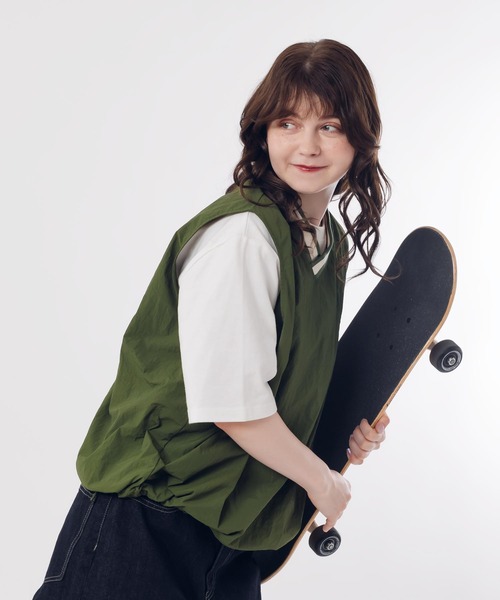 MUHET(ミュエータ)の「ドロストナイロンベスト(ベスト・レディース・ベージュ/カーキ/ブラック・MEDIUM/X-LARGE)」の21枚目の写真