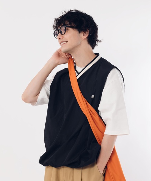 MUHET(ミュエータ)の「ドロストナイロンベスト(ベスト・レディース・ベージュ/カーキ/ブラック・MEDIUM/X-LARGE)」の13枚目の写真