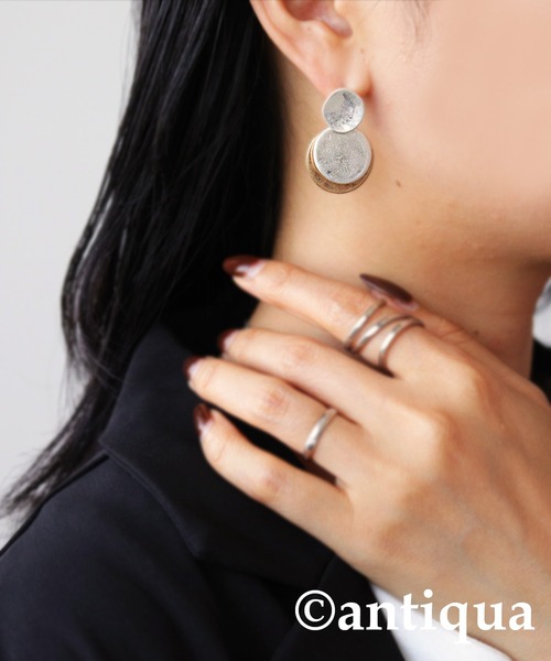 antiqua（アンティカ）の「マットサークルピアス（ピアス（両耳用）・レディース・ゴールド/シルバー・FREE）」の4枚目の写真
