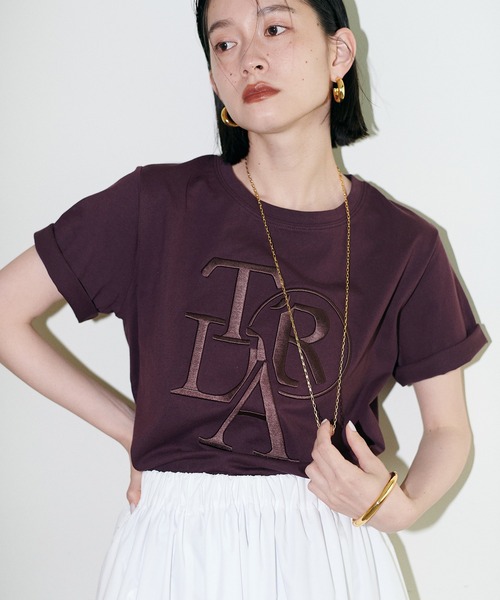 LARUTA(ラルータ)の「【LARUTA】厚盛ロゴ刺繍T(Tシャツ/カットソー・レディース・チャコールグレー/ブラウン/ベージュ/オフホワイト・FREE)」の4枚目の写真