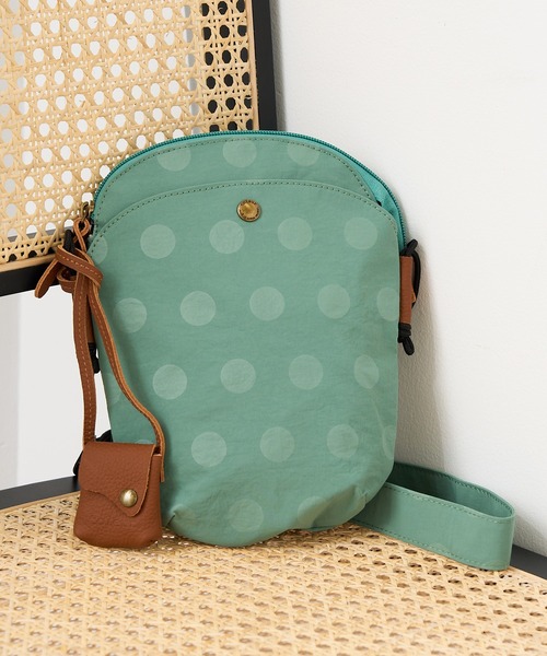 toleur（トーラ）の「【toleur】ナイロンドットミニサコッシュ 11859（ショルダーバッグ・レディース・ブラック/キャメル/カーキ/グレイッシュベージュ/パープル/マスタード/ライトグリーン/アイボリー/ライトグレー・FREE）」の11枚目の写真