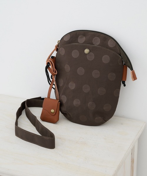 toleur（トーラ）の「【toleur】ナイロンドットミニサコッシュ 11859（ショルダーバッグ・レディース・ブラック/キャメル/カーキ/グレイッシュベージュ/パープル/マスタード/ライトグリーン/アイボリー/ライトグレー/ダークブラウン・FREE）」の17枚目の写真