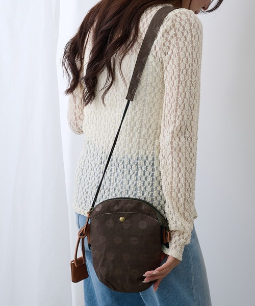toleur（トーラ）の「【toleur】ナイロンドットミニサコッシュ 11859（ショルダーバッグ・レディース・ブラック/キャメル/カーキ/グレイッシュベージュ/パープル/マスタード/ライトグリーン/アイボリー/ライトグレー/ダークブラウン・FREE）」の13枚目の写真