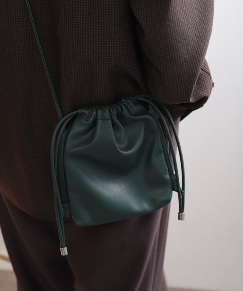 SENSE OF PLACE by URBAN RESEARCH（センスオブプレイスバイアーバンリサーチ）の「『ユニセックス』フェイクレザーコードキンチャクショルダー（ショルダーバッグ・メンズ・グリーン/ブラック/ダークブラウン・ONE）」の6枚目の写真