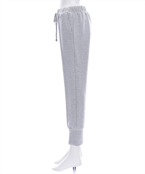 clear（クリア）の「裾スリットピンタックイージースウェットパンツ[低身長用サイズ有]≪2024AW≫（スウェットパンツ・レディース・ブラック/グレイッシュベージュ/グレー・F/XS）」の5枚目の写真