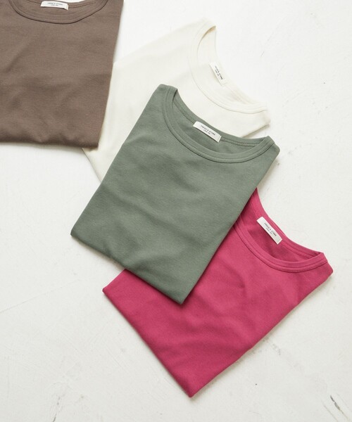 FREAK'S STORE(フリークスストア)の「限定展開 Ginger フライス クルーネック ロングスリーブTシャツ(抗菌防臭・吸湿発熱)(Tシャツ/カットソー・レディース・ブルー/オフホワイト/ブラック/ブラウン/マジェンタ/グリーン・SMALL/LARGE/MEDIUM)」の4枚目の写真