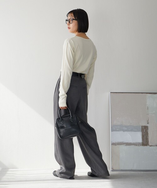 FREAK'S STORE(フリークスストア)の「限定展開 Ginger フライス クルーネック ロングスリーブTシャツ(抗菌防臭・吸湿発熱)(Tシャツ/カットソー・レディース・ブルー/オフホワイト/ブラック/ブラウン/マジェンタ/グリーン・SMALL/LARGE/MEDIUM)」の14枚目の写真