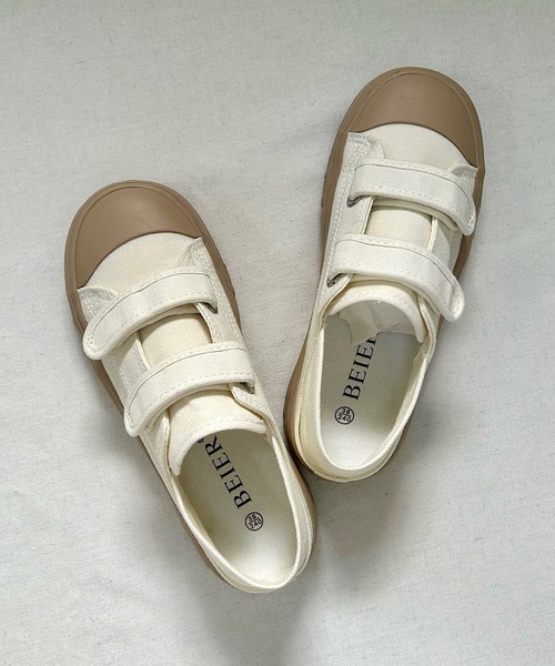 Cham.(チャム)の「ダブルベルトキャンバススニーカー(スニーカー・レディース・レッド/ベージュ/ブラック・23.5/24/24.5/22.5/23)」の1枚目の写真