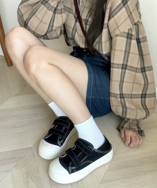 Cham.(チャム)の「ダブルベルトキャンバススニーカー(スニーカー・レディース・レッド/ベージュ/ブラック・23.5/24/24.5/22.5/23)」の5枚目の写真