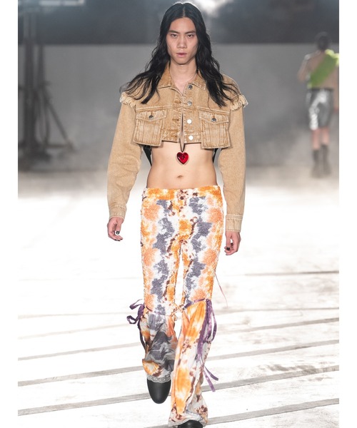 PAMEO POSE（パメオポーズ）の「Washed Denim Jacket（デニムジャケット・レディース・ベージュ/ブラック/カーキ・FREE）」の4枚目の写真