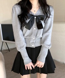 黒Vネックセーターと白シャツ、リボン付きセット 黒Vネックセーターと白シャツ、リボン付きセット レディース