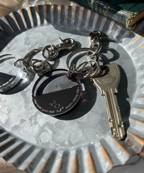 セール】【KuKuLu TOKYO】アクリル×Brass ラウンド キーホルダー