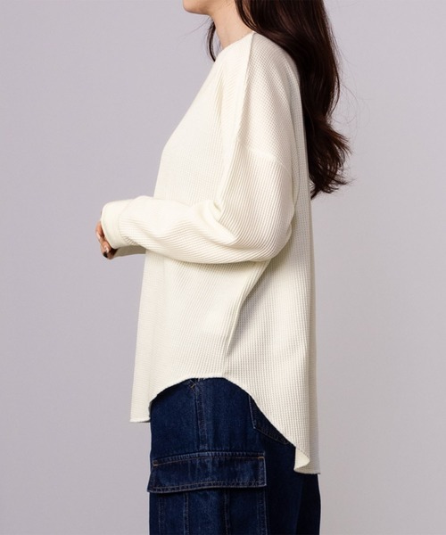 NAVY(ネイビー)の「NAVY ベーシック ワッフル長袖Tシャツ ロンT(Tシャツ/カットソー・レディース・オフホワイト/ベージュ/イエロー系その他/スミクロ・L/M/S/XL)」の13枚目の写真