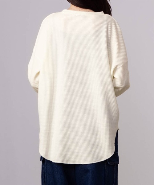 NAVY(ネイビー)の「NAVY ベーシック ワッフル長袖Tシャツ ロンT(Tシャツ/カットソー・レディース・オフホワイト/ベージュ/イエロー系その他/スミクロ・L/M/S/XL)」の8枚目の写真