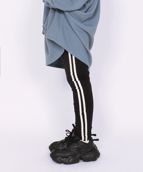 PUNYUS(プニュズ)の「裏起毛ラインレギンスパンツ(レギンス/スパッツ・レディース・ホワイト/パープル・1/2/4/3)」の10枚目の写真