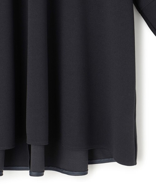 UNFILO（アンフィーロ）の「【VERY×UNFILOコラボ】BEAUTY MOVE 2WAYブラウス（シャツ/ブラウス・レディース・ネイビー系2/ブラック系2/アイボリー系・SMALL/MEDIUM）」の22枚目の写真