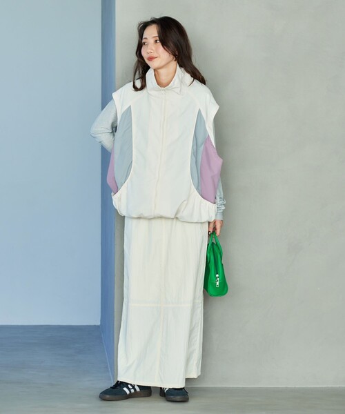 FREAK'S STORE（フリークスストア）の「WEB限定　カラースイッチング ベスト（ナイロンベスト）（ナイロンジャケット・レディース・オフホワイト/ブラック/ベージュ・ﾌﾘ-）」の10枚目の写真