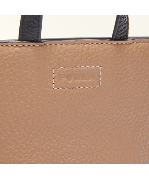 FURLA（フルラ）の「FURLA CAMELIA VERTICAL CROSSBODY（ショルダー 