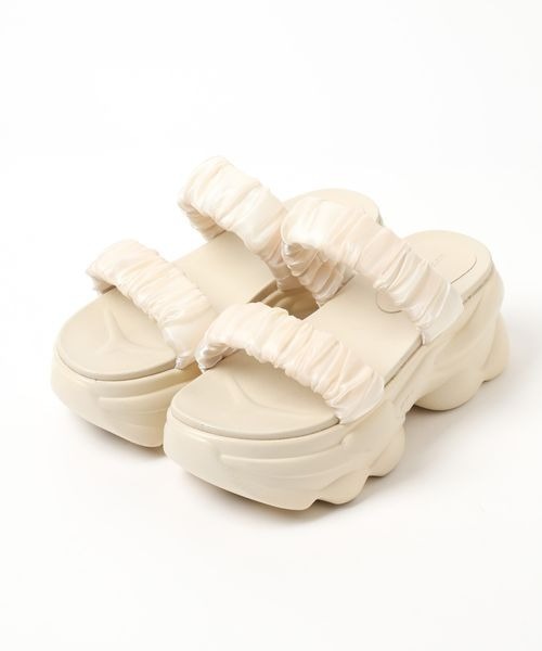 mysty woman(ミスティウーマン)の「ギャザースニーカーサンダル 996697(サンダル・レディース・ブラック/オフホワイト・MEDIUM/LARGE)」の16枚目の写真