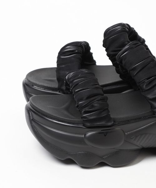 mysty woman(ミスティウーマン)の「ギャザースニーカーサンダル 996697(サンダル・レディース・ブラック/オフホワイト・MEDIUM/LARGE)」の10枚目の写真