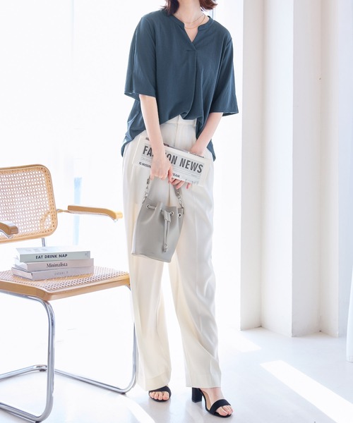 alotta(アロッタ)の「スキッパータック袖ブラウスカットソー(Tシャツ/カットソー・レディース・ブルー/ホワイト/ブラック/ライラック/ダークラベンダー・M/L/LL/3L)」の22枚目の写真