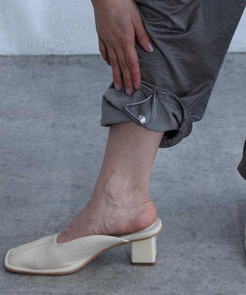 COLONY 2139（コロニートゥーワンスリーナイン）の「リバイバル・新色追加 / サテンカーゴパンツ（カーゴパンツ・レディース・オフホワイト/グレー/グレイッシュベージュ/チャコールグレー/ブラウン・FREE）」の13枚目の写真