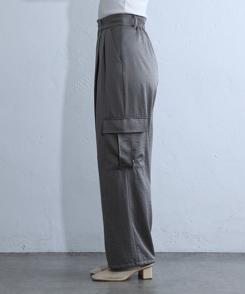 COLONY 2139（コロニートゥーワンスリーナイン）の「リバイバル・新色追加 / サテンカーゴパンツ（カーゴパンツ・レディース・オフホワイト/グレー/グレイッシュベージュ/チャコールグレー/ブラウン・FREE）」の15枚目の写真