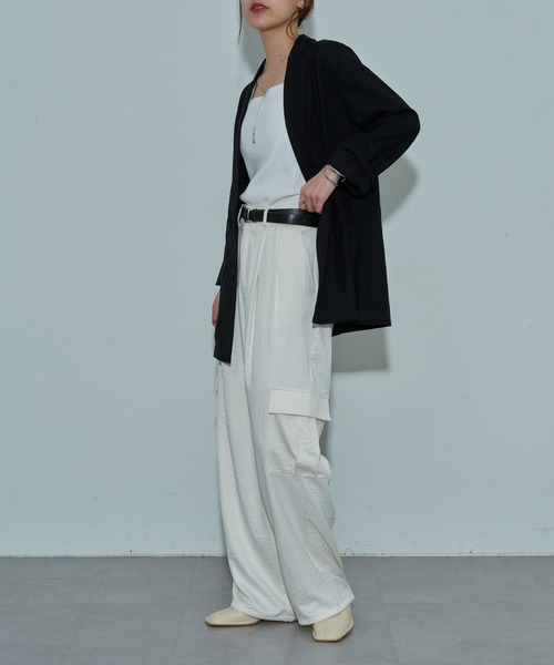 COLONY 2139（コロニートゥーワンスリーナイン）の「リバイバル・新色追加 / サテンカーゴパンツ（カーゴパンツ・レディース・オフホワイト/グレー/グレイッシュベージュ/チャコールグレー/ブラウン・FREE）」の21枚目の写真