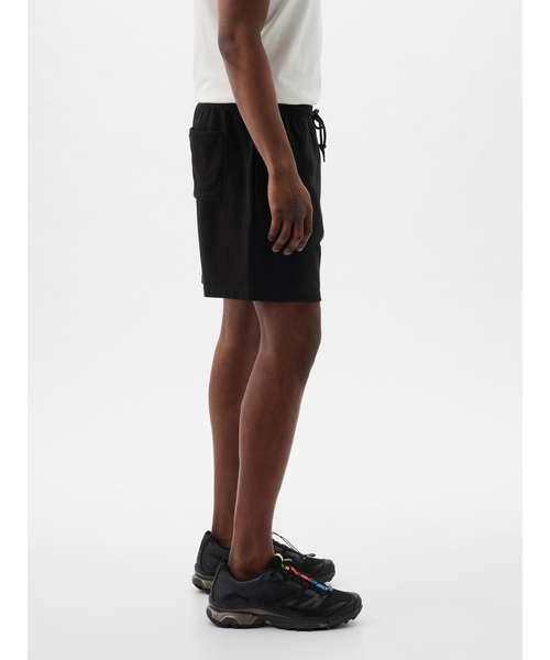 GAP（ギャップ）の「GAPアーチロゴ ショートパンツ(ユニセックス)（その他パンツ・メンズ・ベージュ/グレー/ブラック・M/S/XS/L/XL）」の4枚目の写真