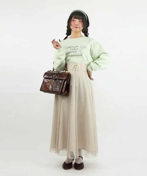 an another angelus(アンアナザーアンジェラス)の「フラワーランゲージロゴプリントカットソー/ananotherangelus/fint フィント(Tシャツ/カットソー・レディース・ライトグリーン/オフホワイト/グレイッシュベージュ・FREE)」の5枚目の写真