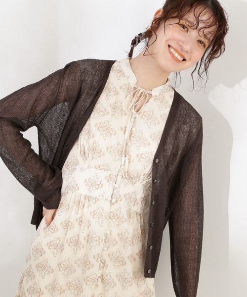 N.（N. Natural Beauty Basic）（エヌエヌナチュラルビューティーベーシック）の「◆Ｖネックシアーカーディガン（カーディガン/ボレロ・レディース・オフホワイト/チャコールグレー/レッド・MEDIUM）」の15枚目の写真