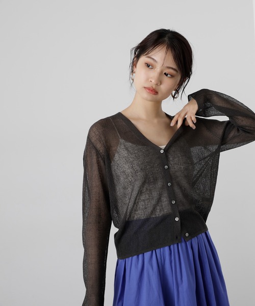 N.（N. Natural Beauty Basic）（エヌエヌナチュラルビューティーベーシック）の「◆Ｖネックシアーカーディガン（カーディガン/ボレロ・レディース・オフホワイト/チャコールグレー/レッド・MEDIUM）」の6枚目の写真