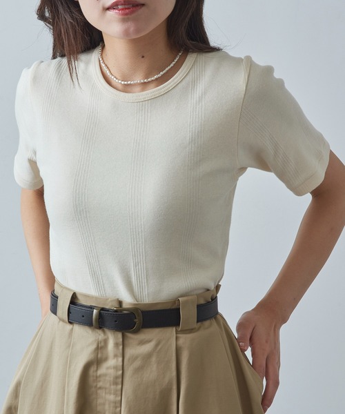 MILLER(ミラー)の「【Robert P. Miller】クルーネックTシャツ RM211-248(Tシャツ/カットソー・レディース・ブルー/アイボリー/グリーン/ブラウン/レッド/ネイビー/パープル/ブラック/オレンジ/ダークグレー/バーガンディー/ライトグレー/ピンク/イエロー/その他2/その他3/その他4/その他7/マルチ/その他6/ブルー系その他2/レッド系その他・FREE)」の2枚目の写真