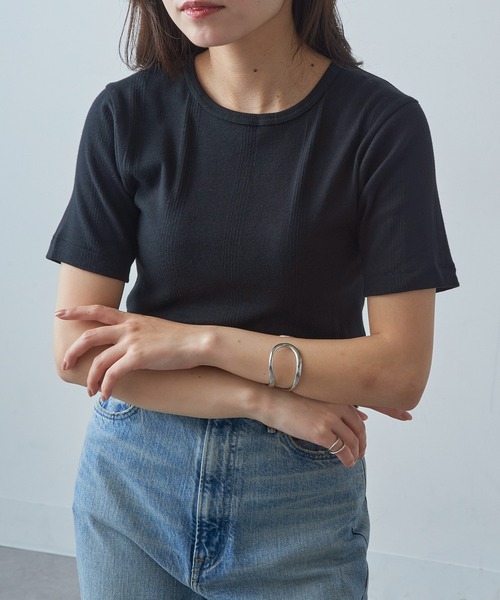 MILLER(ミラー)の「【Robert P. Miller】クルーネックTシャツ RM211-248(Tシャツ/カットソー・レディース・ブルー/アイボリー/グリーン/ブラウン/レッド/ネイビー/パープル/ブラック/オレンジ/ダークグレー/バーガンディー/ライトグレー/ピンク/イエロー/その他2/その他3/その他4/その他7/マルチ/その他6/ブルー系その他2/レッド系その他・FREE)」の3枚目の写真