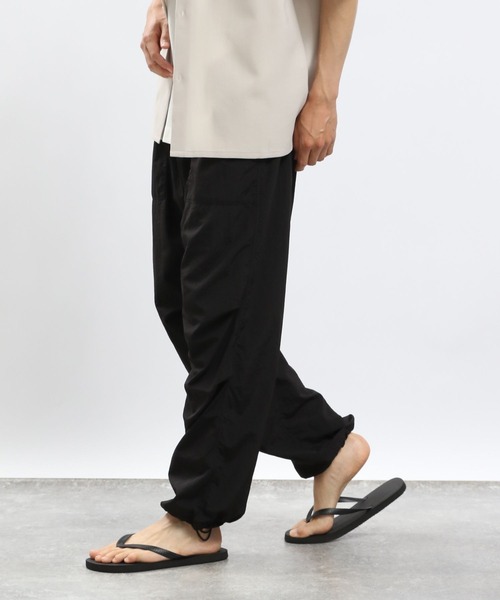 GLOBAL WORK Smile Seed Store（グローバルワーク スマイルシードストア）の「ライトウェイトパラシュートパンツ/100626（その他パンツ・メンズ・ブラック/ベージュ/ダークカーキ・SMALL/X-LARGE/LARGE/MEDIUM）」の2枚目の写真