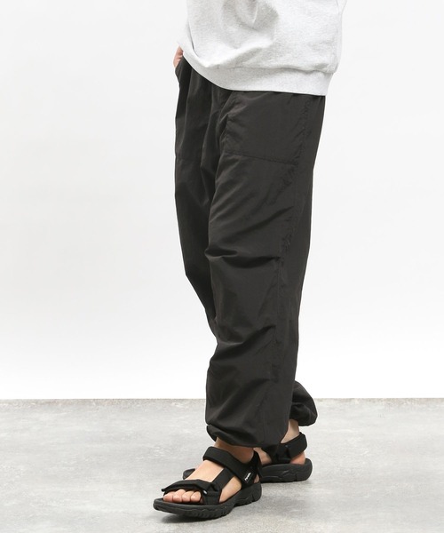 GLOBAL WORK Smile Seed Store（グローバルワーク スマイルシードストア）の「ライトウェイトパラシュートパンツ/100626（その他パンツ・メンズ・ブラック/ベージュ/ダークカーキ・SMALL/X-LARGE/LARGE/MEDIUM）」の5枚目の写真