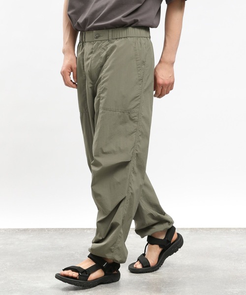 GLOBAL WORK Smile Seed Store（グローバルワーク スマイルシードストア）の「ライトウェイトパラシュートパンツ/100626（その他パンツ・メンズ・ブラック/ベージュ/ダークカーキ・SMALL/X-LARGE/LARGE/MEDIUM）」の11枚目の写真