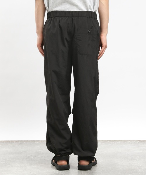 GLOBAL WORK Smile Seed Store（グローバルワーク スマイルシードストア）の「ライトウェイトパラシュートパンツ/100626（その他パンツ・メンズ・ブラック/ベージュ/ダークカーキ・SMALL/X-LARGE/LARGE/MEDIUM）」の16枚目の写真