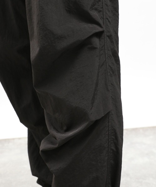 GLOBAL WORK Smile Seed Store（グローバルワーク スマイルシードストア）の「ライトウェイトパラシュートパンツ/100626（その他パンツ・メンズ・ブラック/ベージュ/ダークカーキ・SMALL/X-LARGE/LARGE/MEDIUM）」の19枚目の写真