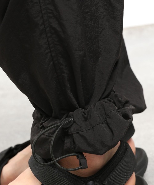 GLOBAL WORK Smile Seed Store（グローバルワーク スマイルシードストア）の「ライトウェイトパラシュートパンツ/100626（その他パンツ・メンズ・ブラック/ベージュ/ダークカーキ・SMALL/X-LARGE/LARGE/MEDIUM）」の21枚目の写真