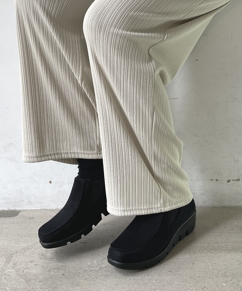 LUGG NAGG(ラグナグ)の「【撥水加工】軽量スリッポンシューズ【晴雨兼用】(スリッポン・レディース・ブラック/ダークブラウン・23.5cm/24.5cm/23.0cm/24.0cm/22.5cm)」の6枚目の写真